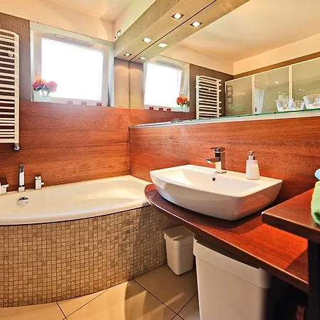 Apartament Wojskowa Apartment *